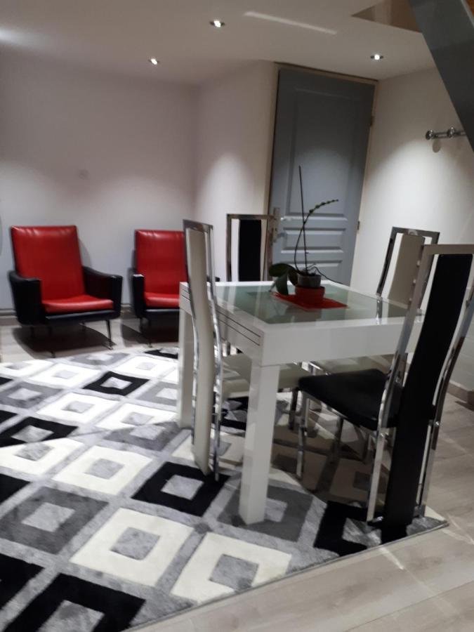 Au Paradis Des Crins Studio Rez De Chaussee Avec Jardin Et Un Autre Studio En Duplex Avec Terrasse Apartment Templeuve-en-Pevele Bagian luar foto