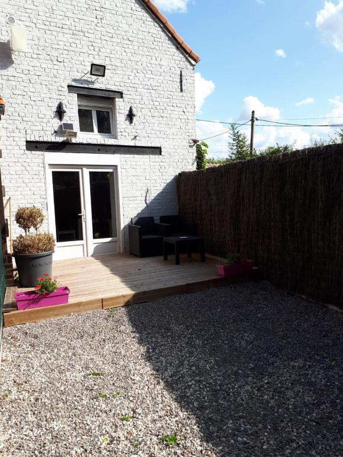 Au Paradis Des Crins Studio Rez De Chaussee Avec Jardin Et Un Autre Studio En Duplex Avec Terrasse Apartment Templeuve-en-Pevele Bagian luar foto